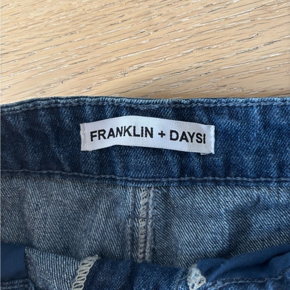 Franklin + Daysi high waisted pleated jeans. - Picture 2 of 2